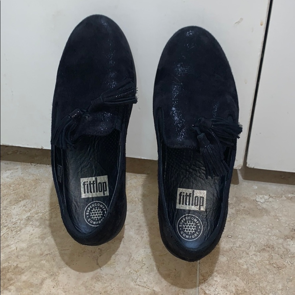 Black fitflop supercomf shoes.